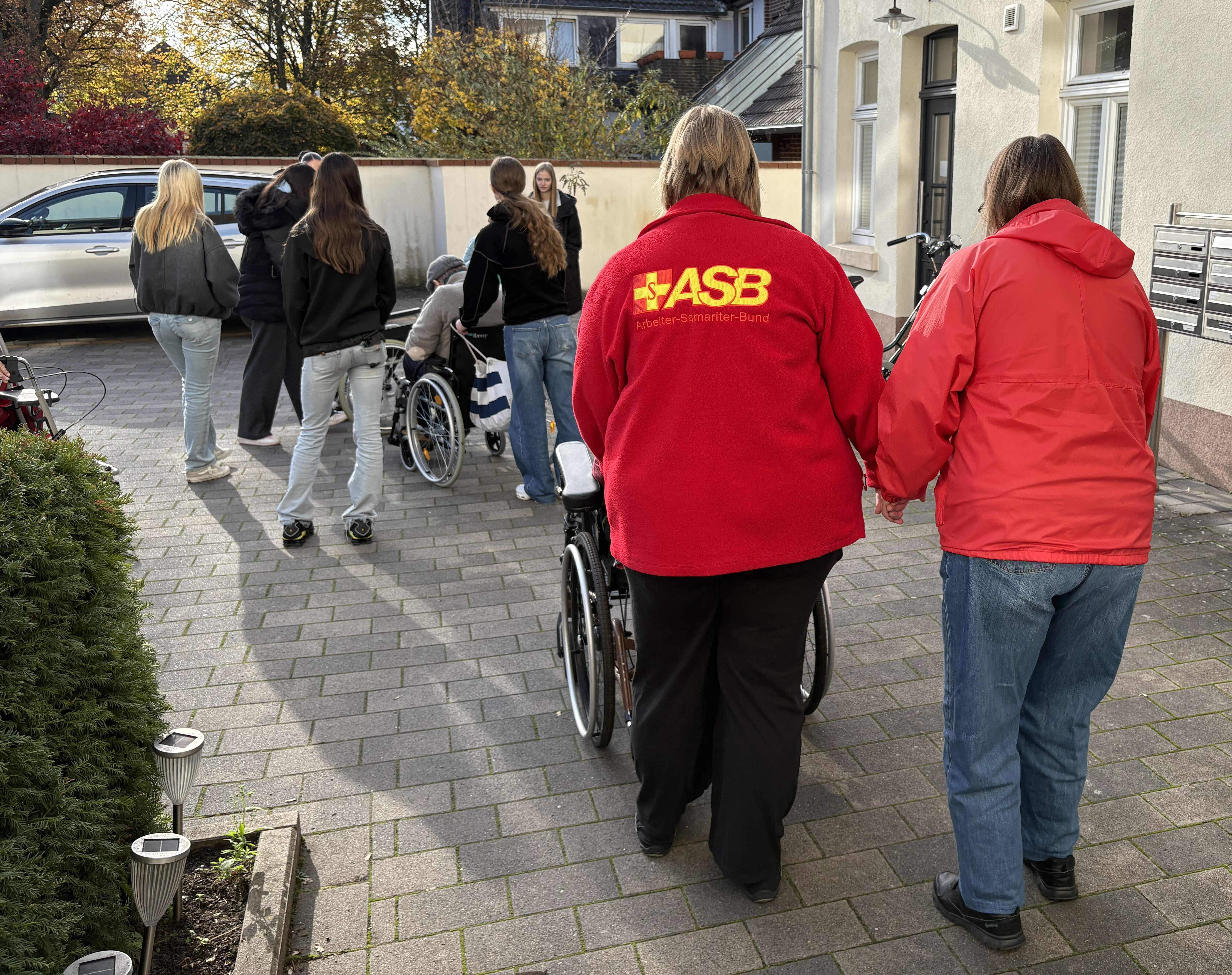 Menschen helfen und begleiten – Schüler:innen erhalten Einblick in die Arbeit der Tagespflege
